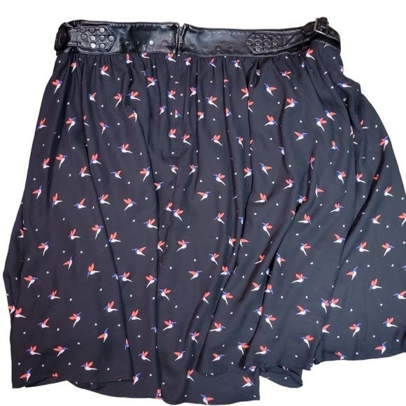 Torrid Hummingbird Faux Leather Waist Skirt Size 14 - Picture 2 of 6